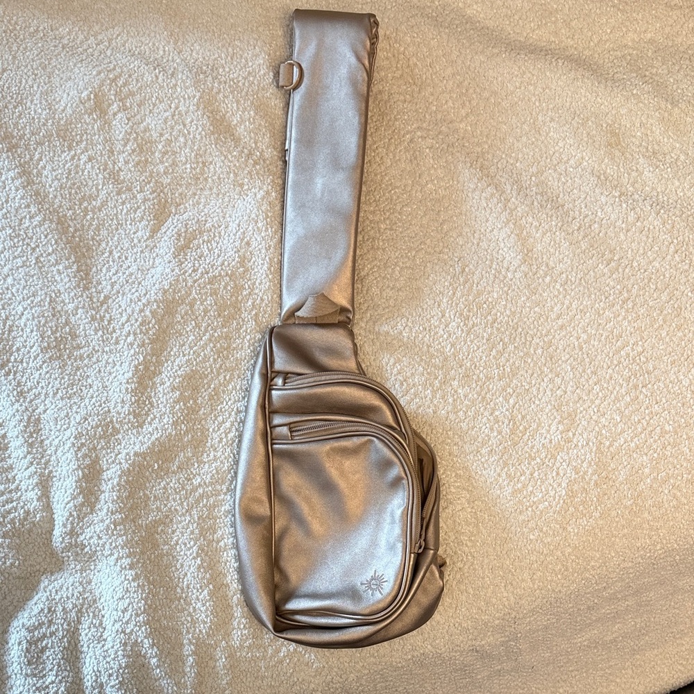 Offline- by aerie- Metallic Sling Bag